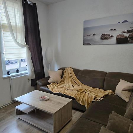 Ferienwohnung Am Bahnhof ベルンブルク エクステリア 写真