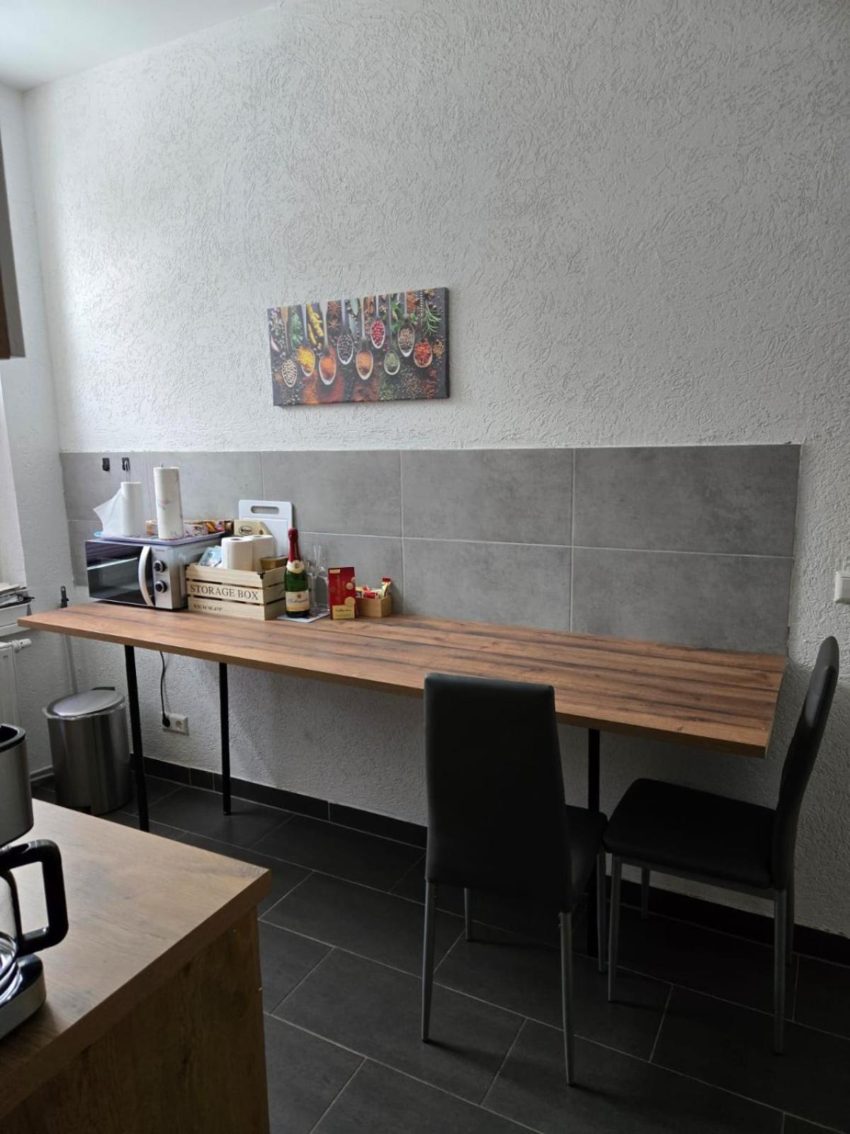 Ferienwohnung Am Bahnhof ベルンブルク エクステリア 写真